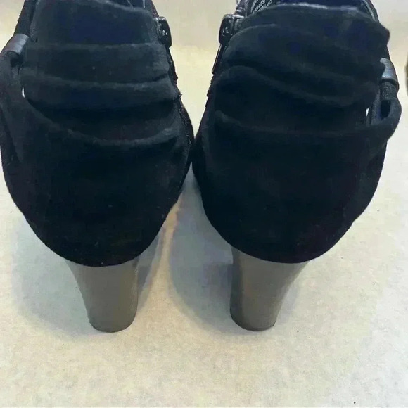 Andrew Gellar Guinevere black suede ankle boots with 3 inch heel EUC side 6 - Picture 3 of 7